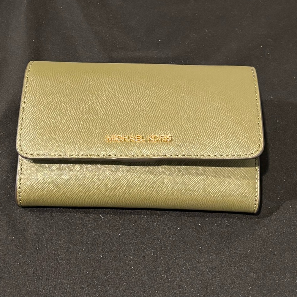 Michael Kors MD MF phone xbody bag olive